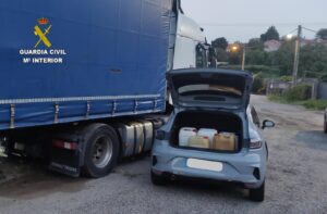 La Guardia Civil investiga a un varón por el robo de gasóleo en cuatro camiones