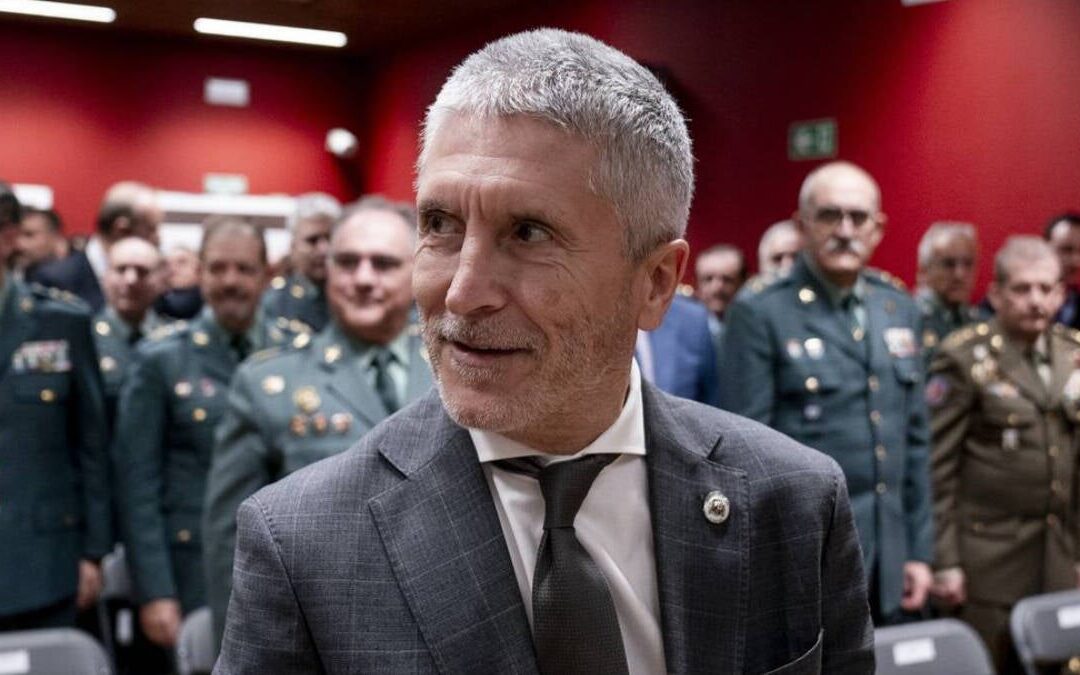 Grande-Marlaska preside la toma de  posesión del nuevo jefe de la Guardia Civil  en Cataluña