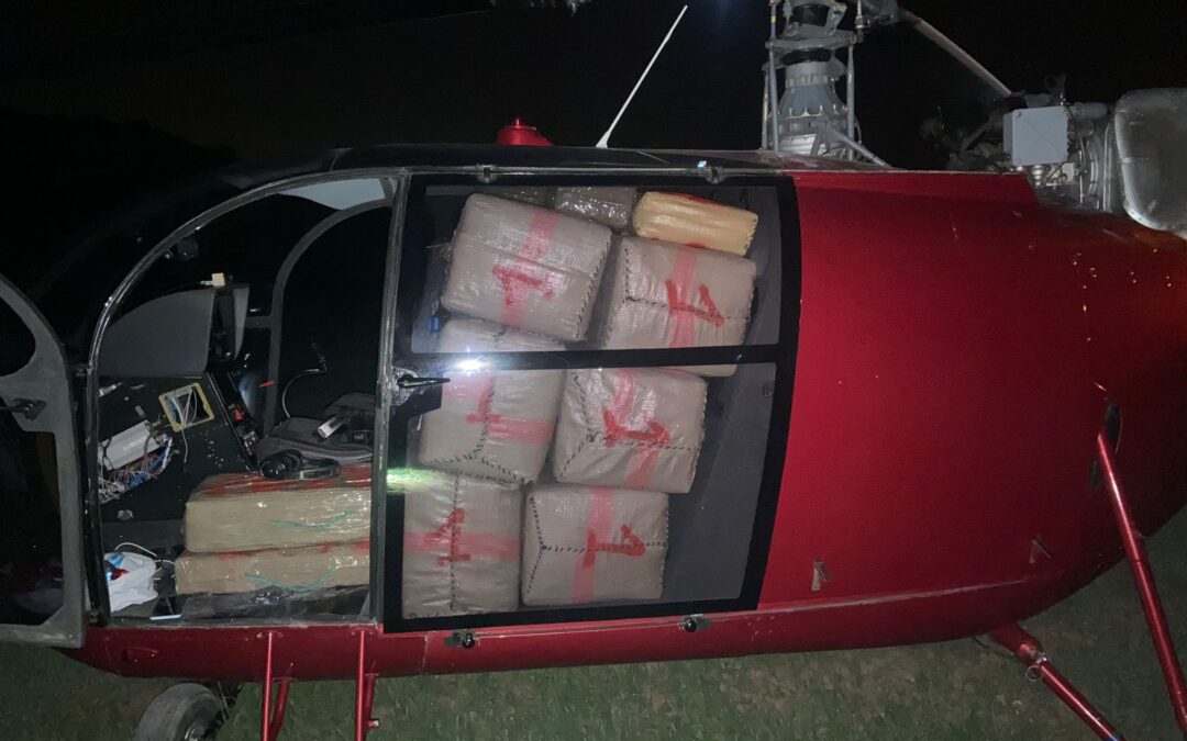La Guardia Civil y la Gendarmería Real  Marroquí desarticulan una organización e  intervienen dos helicópteros utilizados para  realizar “narcovuelos”