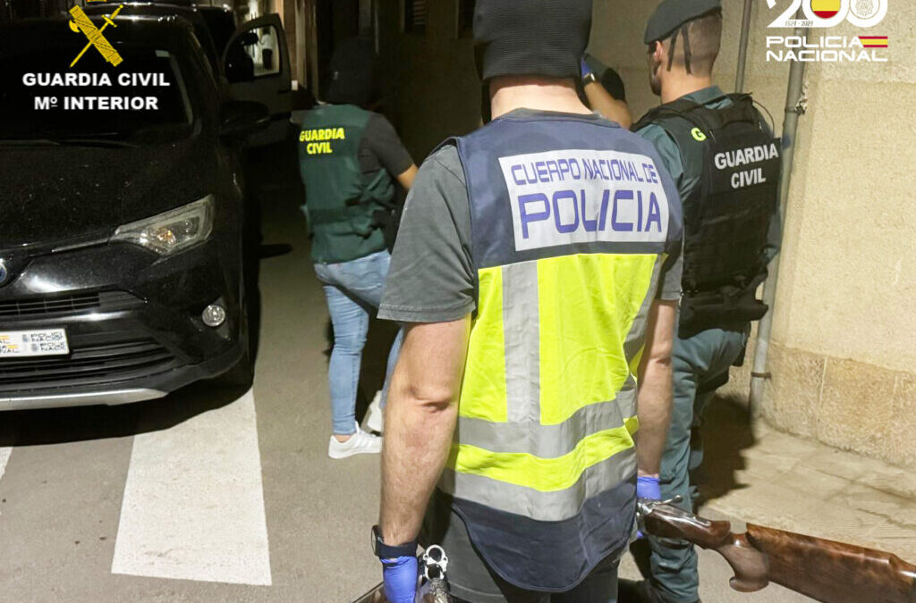 La Guardia Civil junto con Policía Nacional han desarticulado dos puntos de venta de droga en Felanitx