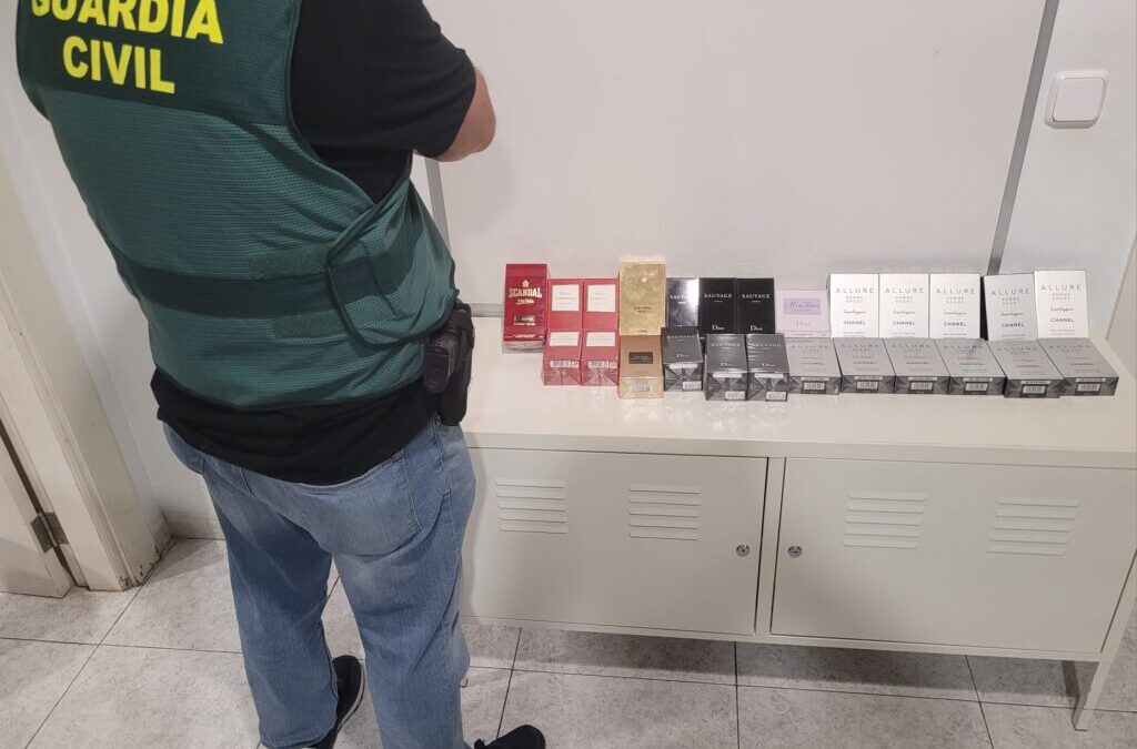La Guardia Civil ha detenido a un varón por un delito de hurto en el aeropuerto de Palma