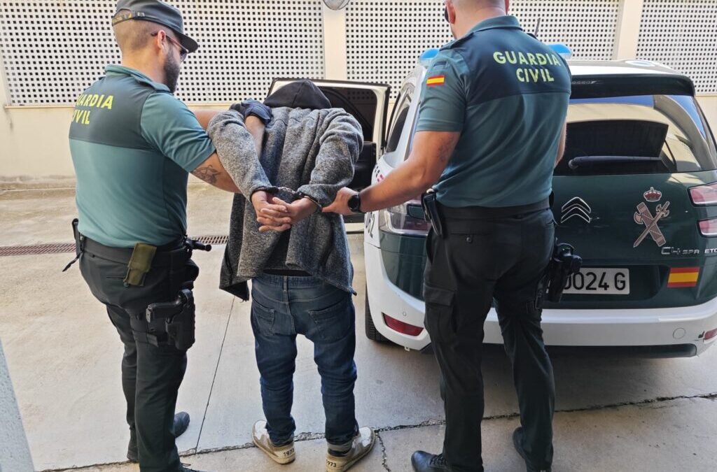La Guardia Civil ha detenido a un varón por un delito de robo con fuerza en grado de tentativa en un centro médico de Inca