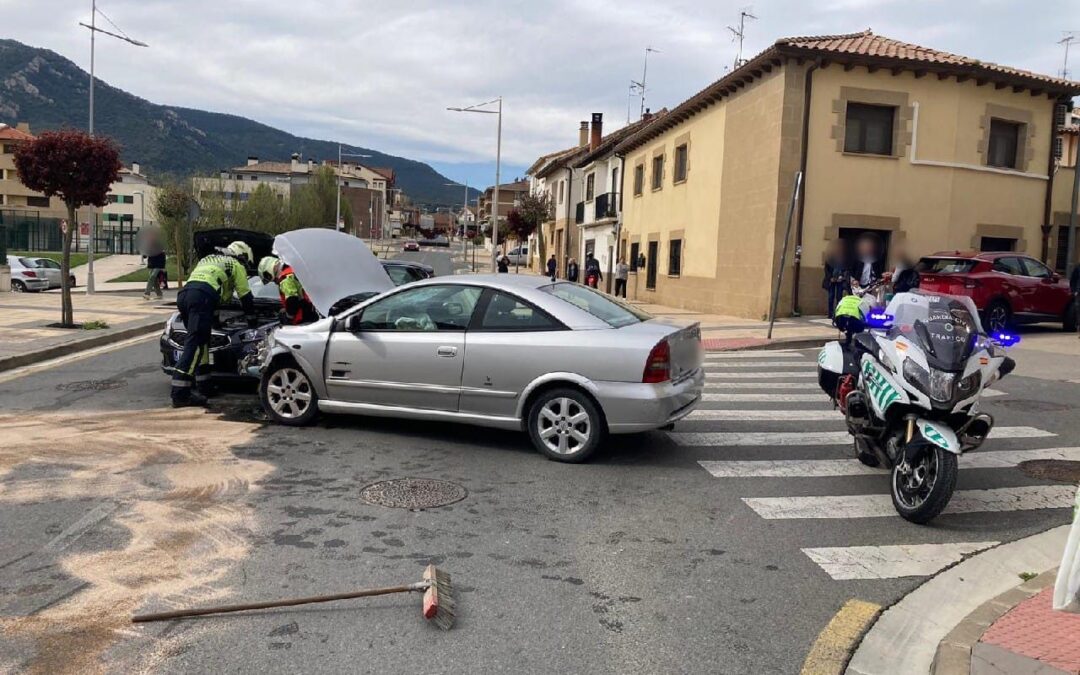 La Guardia Civil atiende un accidente en la Ayegui