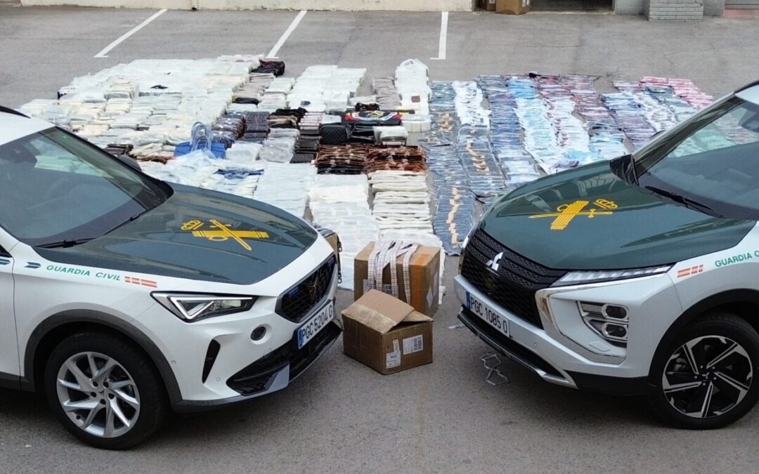 LA GUARDIA CIVIL APREHENDE UN TOTAL DE 4.120 ARTÍCULOS FALSIFICADOS POR UN VALOR DE 3.821.300 EUROS