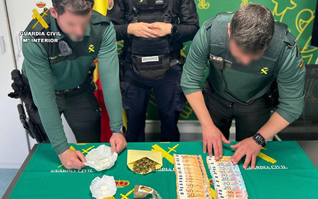 Detenido un hombre como presunto autor de un delito contra la salud pública por tráfico de drogas