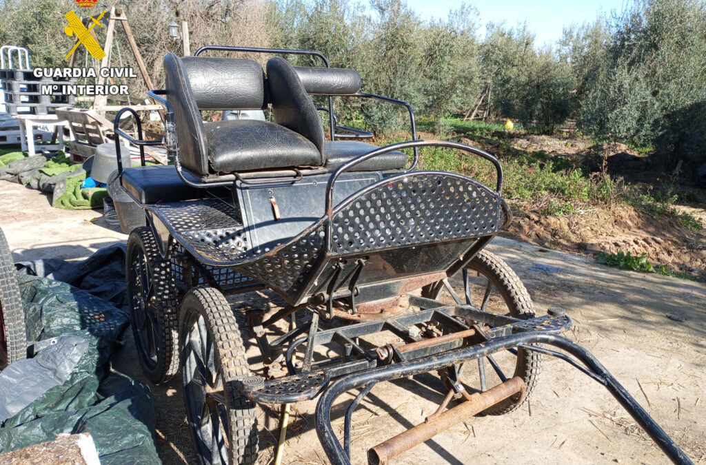 La Guardia Civil recupera en Salobreña un carro de caballos robado en el Rocío el pasado mes de mayo