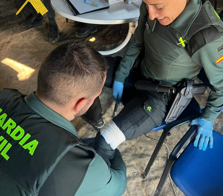 La Guardia Civil de Teruel recibe formación en control de hemorragias y uso del torniquete