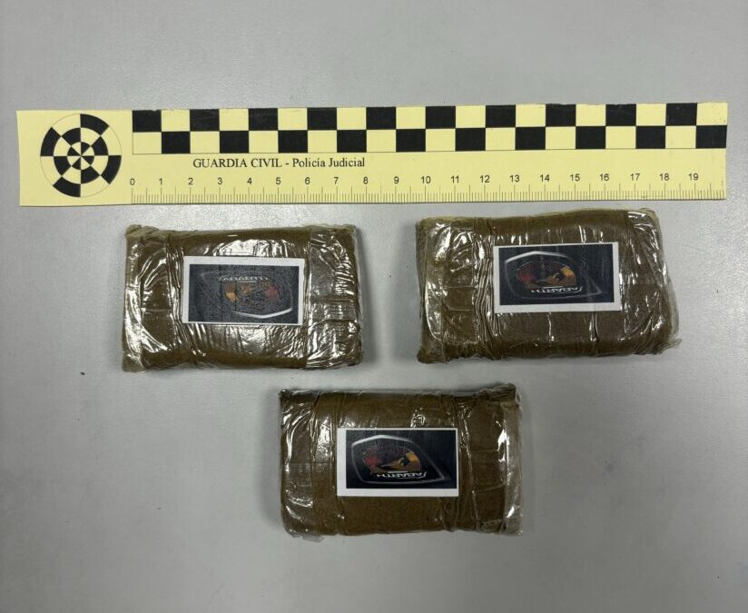 La Guardia Civil sorprende a un varón en La Orotava portando en su vehículo 150 gramos de hachís