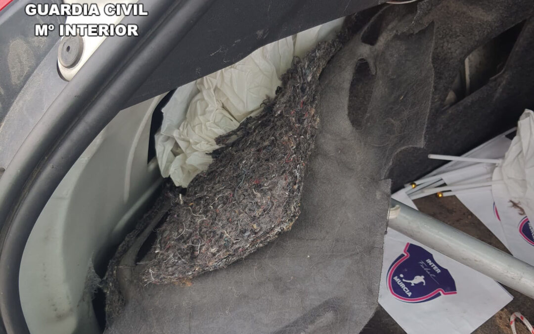 La Guardia Civil de Albacete investiga a una persona e interviene más de 200 gramos de marihuana ocultos en un vehículo