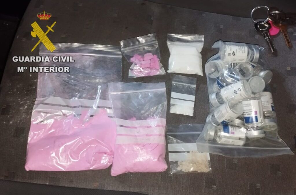 La Guardia Civil de Albacete detiene a una persona por un delito contra la salud pública e interviene varios tipos de droga
