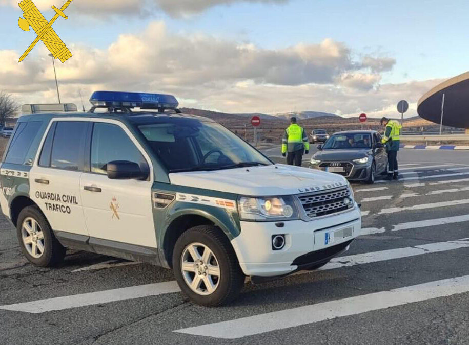 La Guardia Civil de Teruel intercepta al conductor de un vehículo que circuló durante más de 8 kilómetros en sentido contrario por la autovía A-23