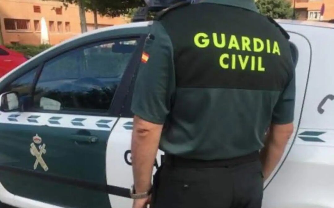 La Guardia Civil investiga a una persona por estafar a otra a través de una página web de compra-venta de vehículos de segunda mano