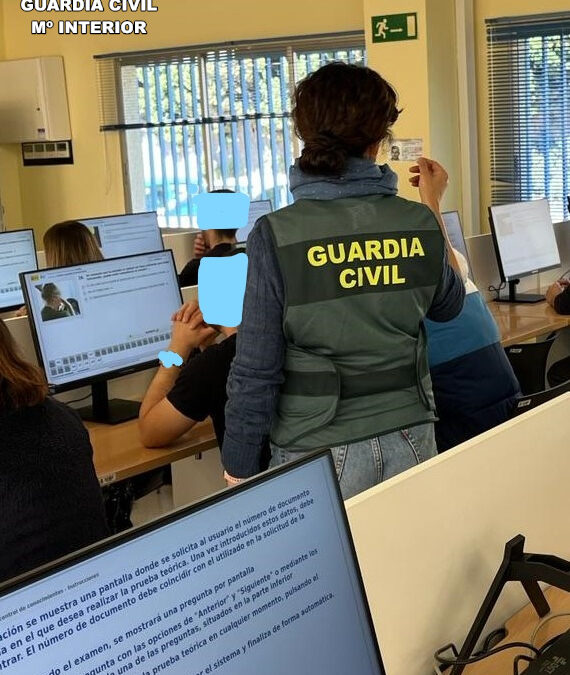 La Guardia Civil detiene a 12 personas por un delito de falsedad documental y otras 16 son denunciadas por usar dispositivos electrónicos ocultos para copiar en exámenes de obtención del permiso de conducir